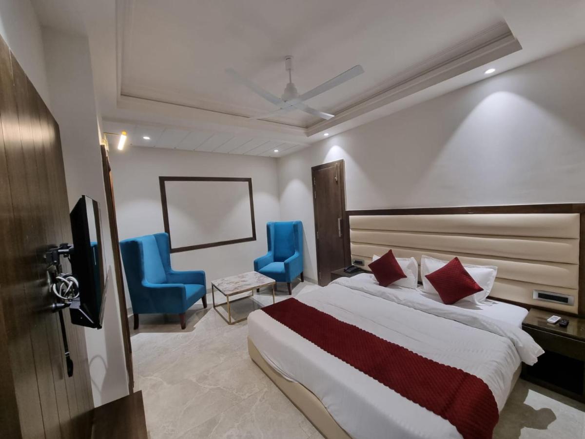 Luxe Resorts - Centrally Heated Air Conditioned Hotel In The Heart Of Kasauli Ngoại thất bức ảnh